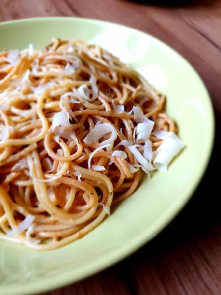 Spaghetti z boczniakami w śmietanie