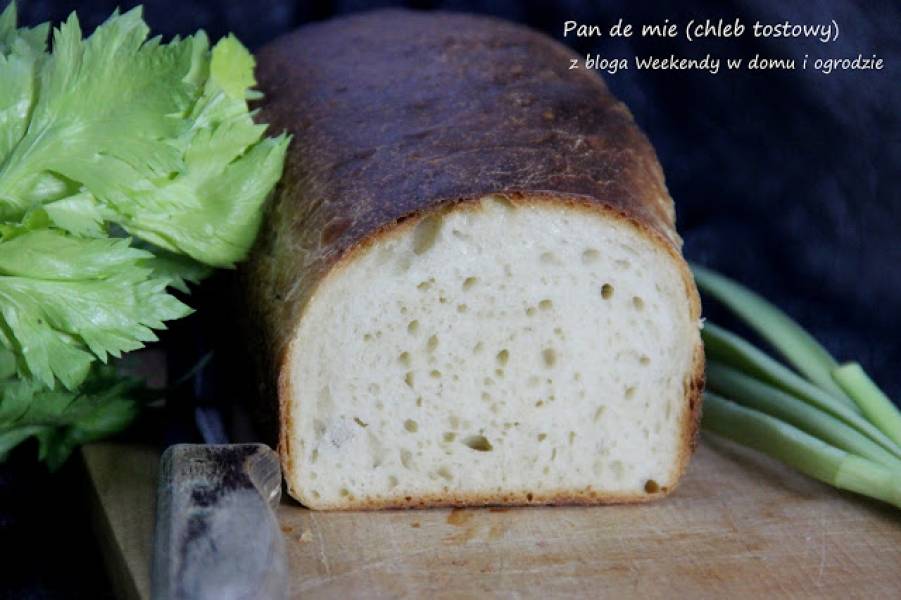 Pan de mie (chleb tostowy) w lutowej piekarni