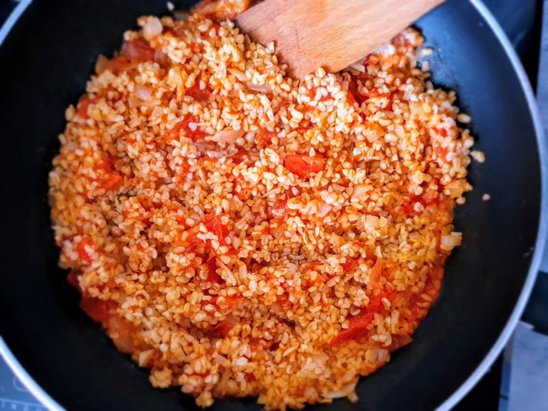 Kasza bulgur na pomidorowo – pyszna odmiana