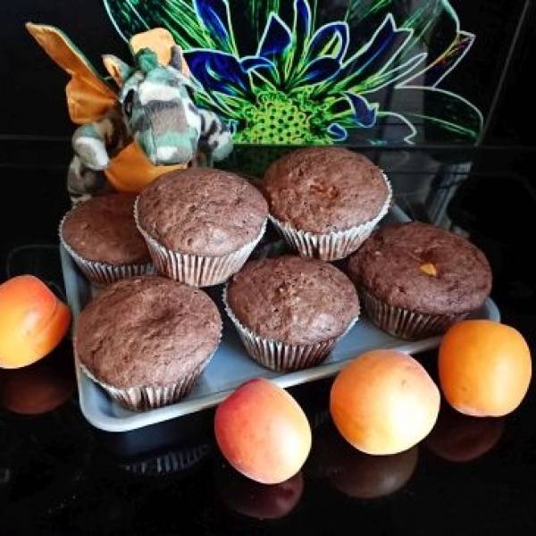 Kakaowe muffinki z morelową niespodzianką