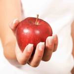 Jem jedno jabłko dziennie – co na tym zyskałam?! 10 powodów dlaczego powinniśmy jeść jabłko każdego dnia.