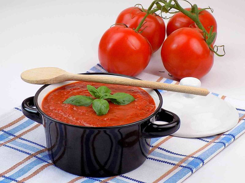 Jak zrobić sos pomidorowy?