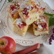 Ciasto drożdżowe z rabarbarem i jabłkiem
