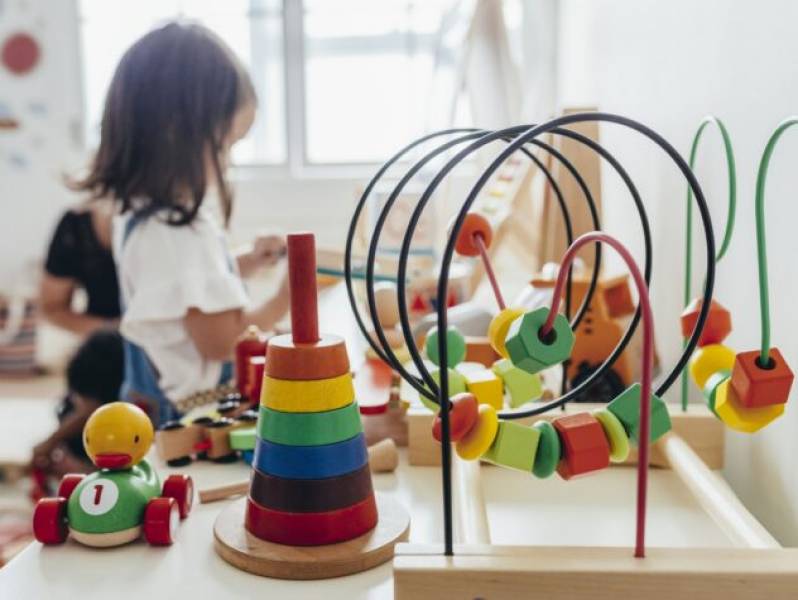 Zabawki wspierające zdrowy rozwój dziecka. Jakie wybrać?