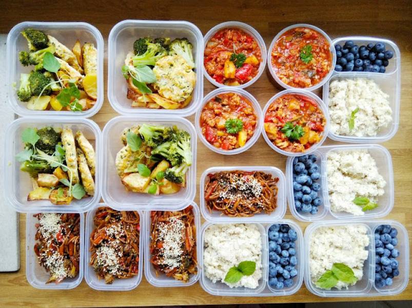 Jedzenie w pudełkach - pomysły, inspiracje, przepisy / Lunchboxy do pracy / Szybkie lunchboxy na każdy dzień / Pudełka na wynos 