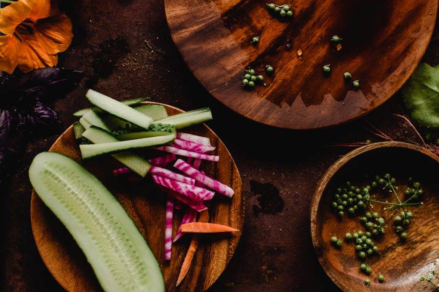 Sprawdzone pomysły na potrawy z ogórka – chłodnik, mizeria i inne
