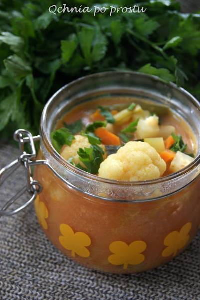 Zupa jarzynowa z curry i mleczkiem kokosowym