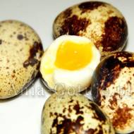Ile gotować jajka przepiórcze na miękko, ile na twardo?