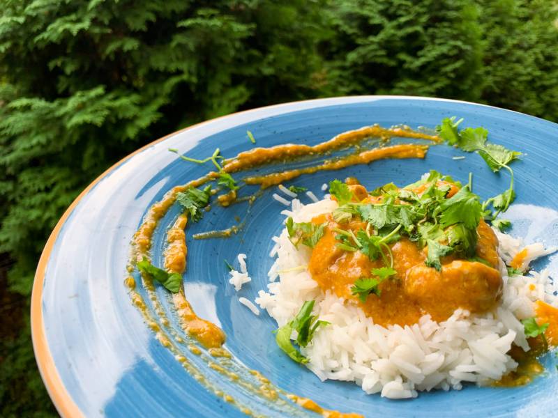 Indyk w sosie curry z ryżem basmati