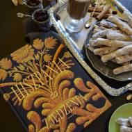 Hiszpania do zjedzenia - kilka słów o książce a także bonus ... Hiszpańskie Alfajores czyli korzenne ciasteczka.