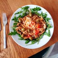 Spaghetti z mozzarellą i oliwkami – proste i pyszne