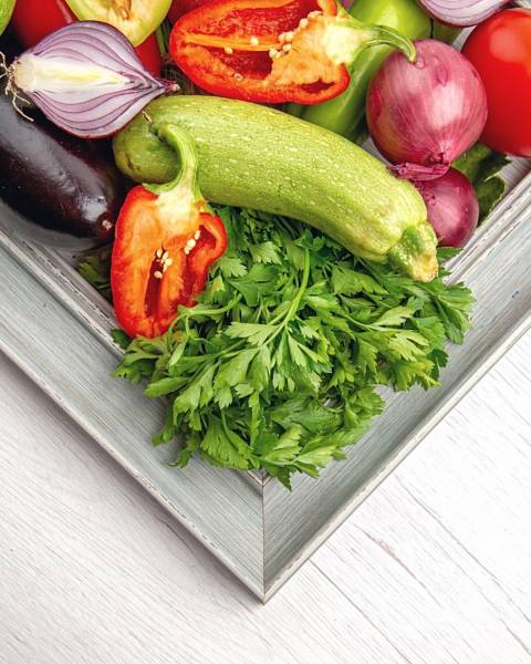 Sezonowe warzywa i owoce – co i kiedy warto jeść?