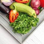 Sezonowe warzywa i owoce – co i kiedy warto jeść?