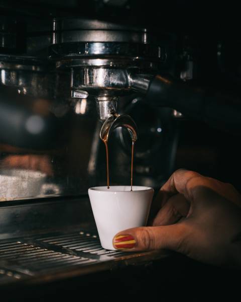 Ekspres do kawy – wynajem lepszy niż kupno?