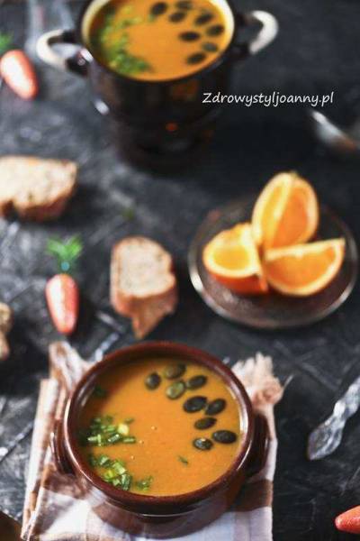 Wegańska zupa krem marchewkowa