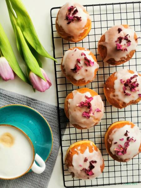 Pączki z różą