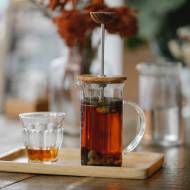 Zaparzacz do herbaty i kawy – dlaczego warto mieć i jak wybrać odpowiedni?