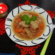 Zupa kapuściana z serowymi kluseczkami