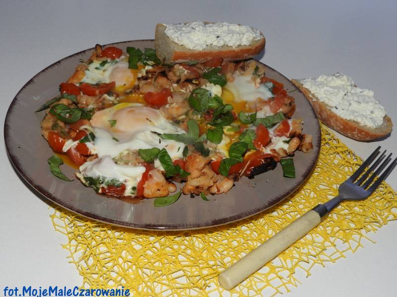 Fasola z pomidorami a'la omlet
