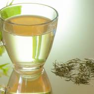 Mity na temat białej herbaty – na jakie właściwości należy zwrócić uwagę
