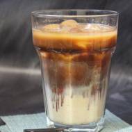 Jak zrobić kawę mrożoną? Iced latte – 3 najlepsze przepisy | Konesso