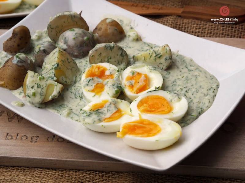 Jajka i młode ziemniaki w sosie koperkowym - smaki dzieciństwa