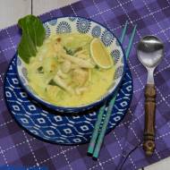 Azjatycka zupa z pac choi i grzybami shimeji