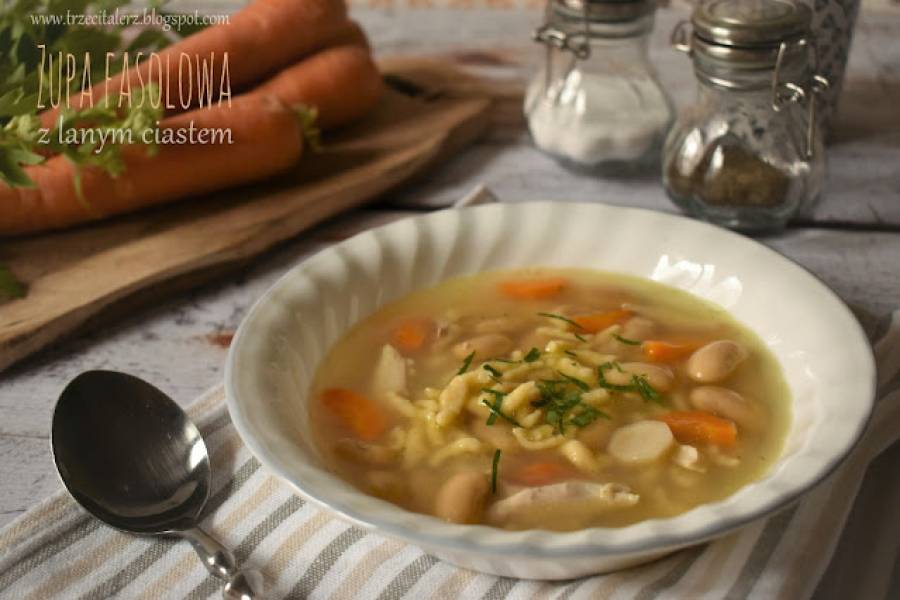 Zupa fasolowa z lanym ciastem – kuchnia podkarpacka