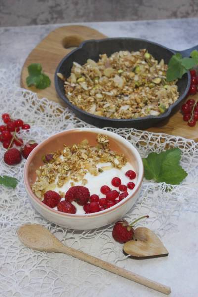 Domowa granola z pistacjami – szybki przepis!
