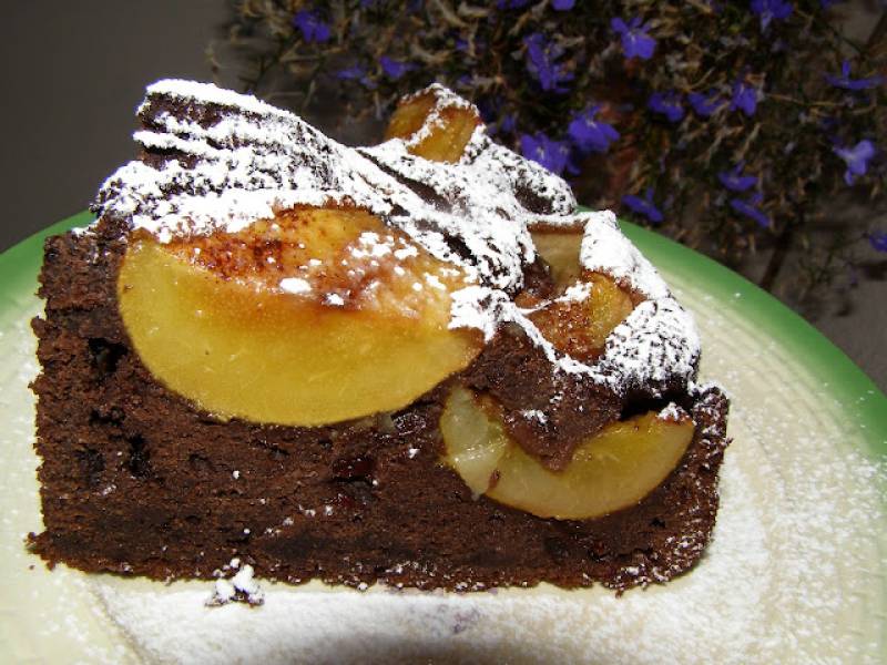 pyszne ciasto kakaowe z borówką leśną i gruszkami...
