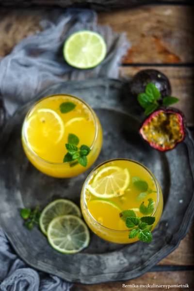 Herbata na zimno z mango i maracują