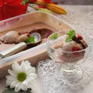 Lody czekoladowe z wiśniami – domowe lody