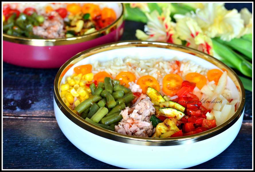 Bowl z tuńczykiem i warzywami