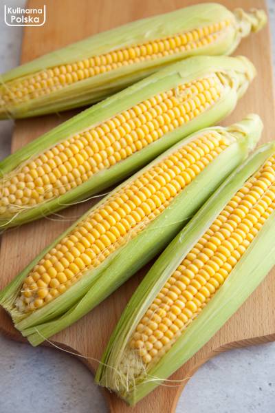 Jak długo gotować kukurydzę w kolbach? Kilka porad, aby zawsze wyszła idealna