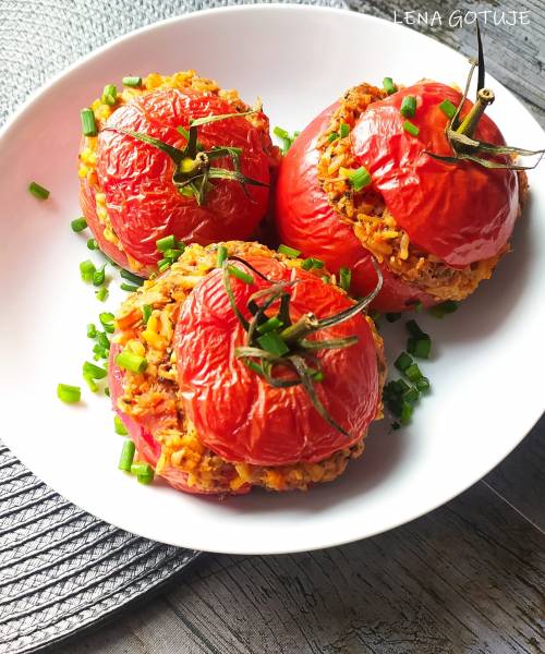 Pomidory faszerowane tuńczykiem
