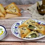 Greckie pierożki spanakopitakia