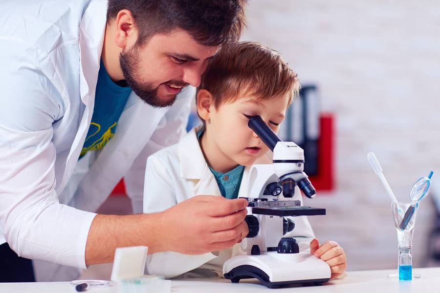 Kupujemy mikroskop dla dziecka. Jak wybrać odpowiedni model?