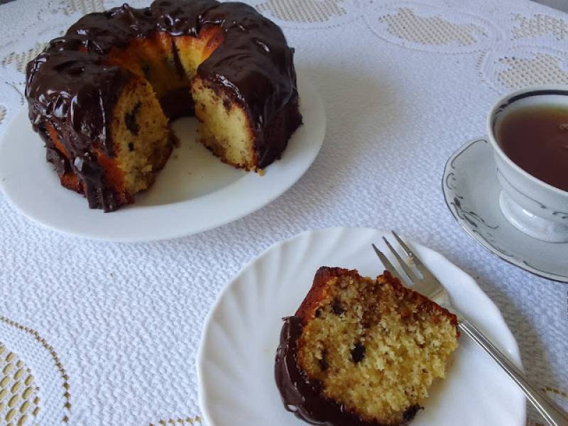 Babka migdałowa w polewie czekoladowej