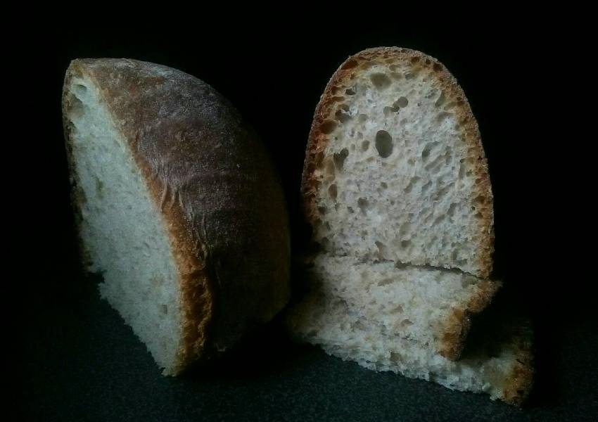 Chleb niskosodowy na włoskim zakwasie pszennym lievito madre (receptura P.Giorilli)