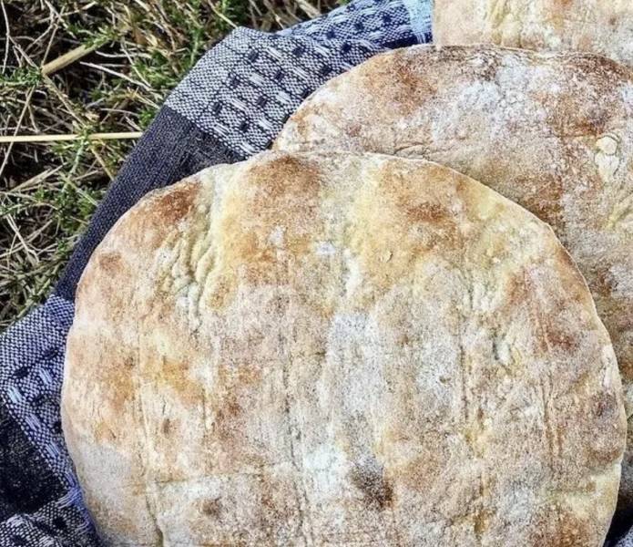 Pita lepinja płaski chleb bałkański