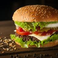 Najpopularniejszym z fastfoodów jest hamburger