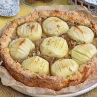Ciasto z jabłkami, orzechami i miodem na kukurydzianym spodzie