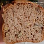 Chleb na zakwasie z dodatkami bez zagniatania