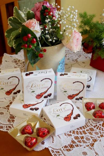 Mini bombonierki Love & Cherry – słodki upominek na Walentynki