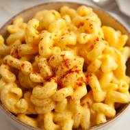 Mac and cheese czyli amerykański przepis na makaron w sosie serowym. PRZEPIS