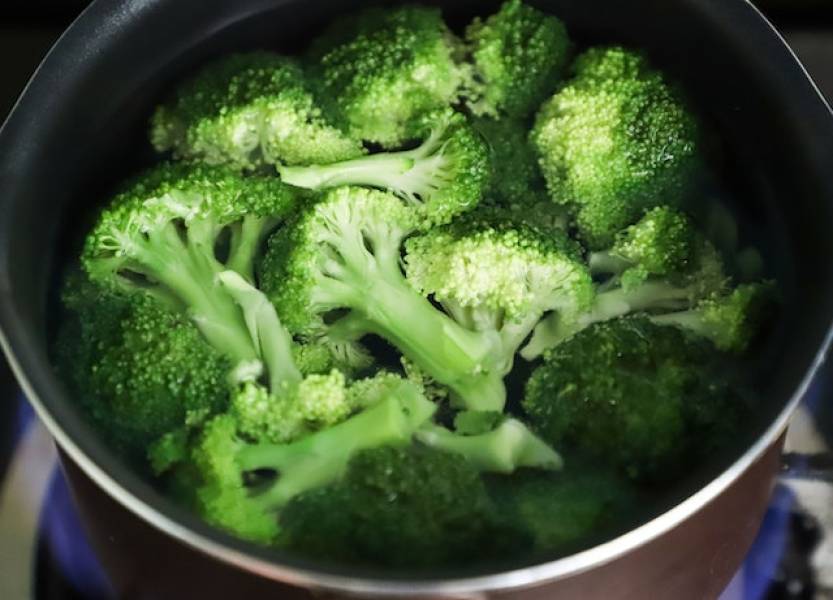 Jakie warzywa ekologiczne powinny być uwzględnione w diecie dla osób z chorobami jelit?