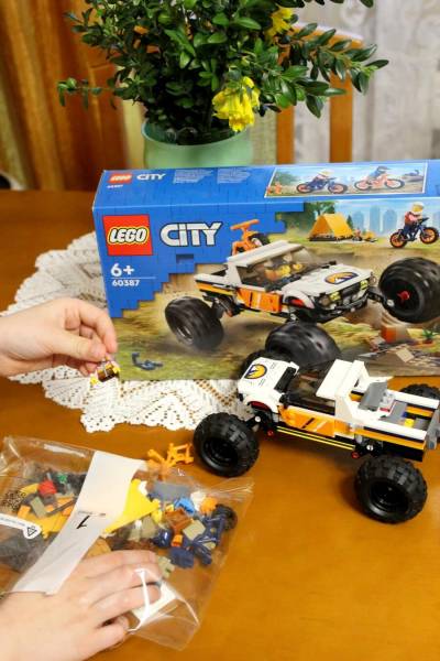 LEGO City Przygody samochodem terenowym z napędem – recenzja