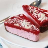 Pyszne ciasta i desery z truskawkami – 12 PRZEPISÓW