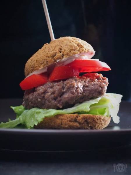 Keto hamburger: 5 sposobów na burgera, które Cię zaskoczą!