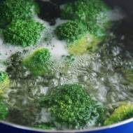 Ile czasu gotować brokuł?